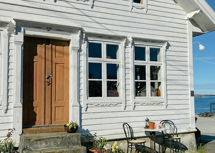 Feriehus 1800s Shiphandler's On Karmoy Sæveland